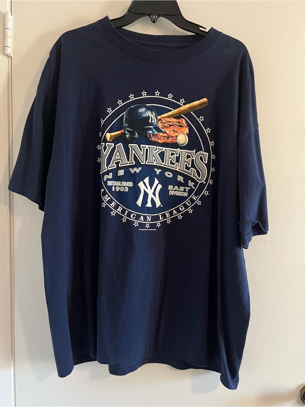 Genuine Merchandise Navy New York Yankees Graphic Tee